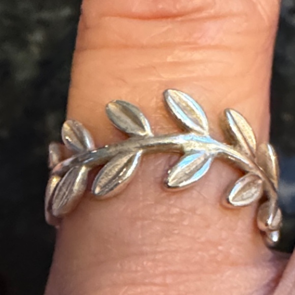 Retired Pandora Laurel Leaves 925 Silver Ring